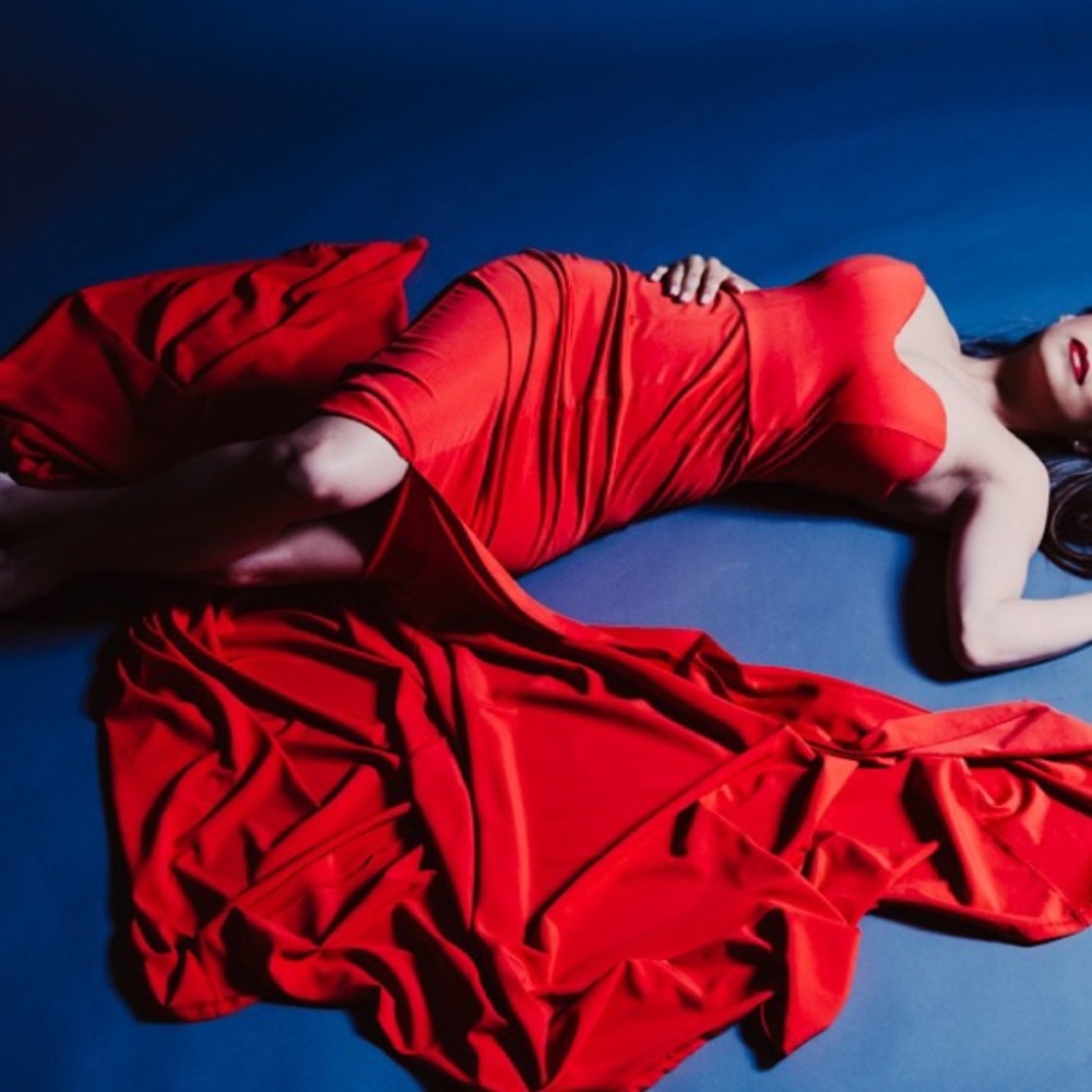 Red dress - Picture 2 of 5